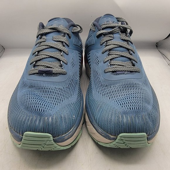Athletic_Shoes